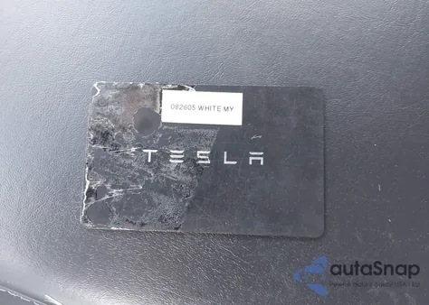 2021 Tesla Model Y Long Range Dual Motor All-Wheel Drive z USA, uszkodzony, nr VIN 5YJYGDEE0MF082605